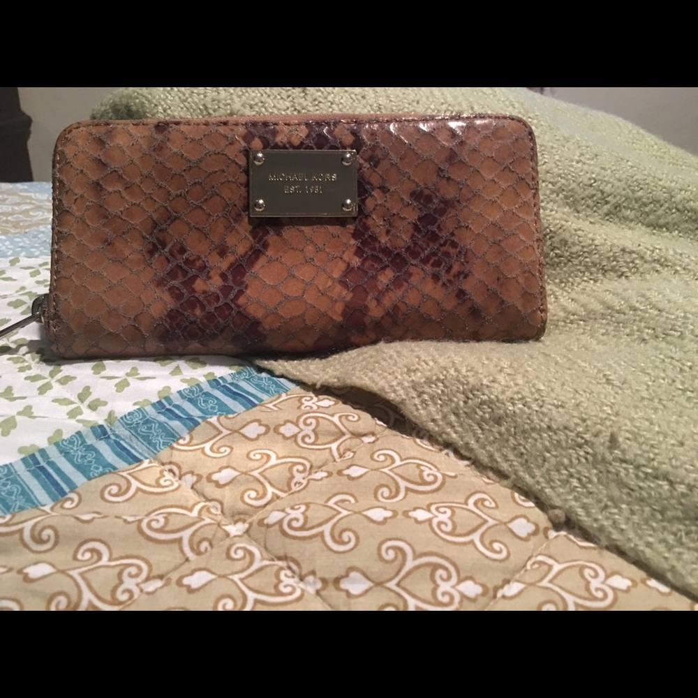 Michael Kors snake skin wallet